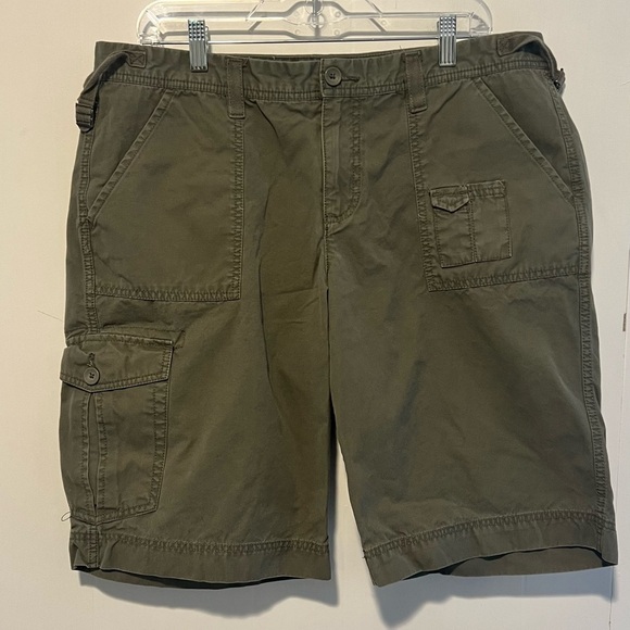 Calvin Klein Jean Bermuda Olive Shorts L8 51125 - Picture 1 of 4